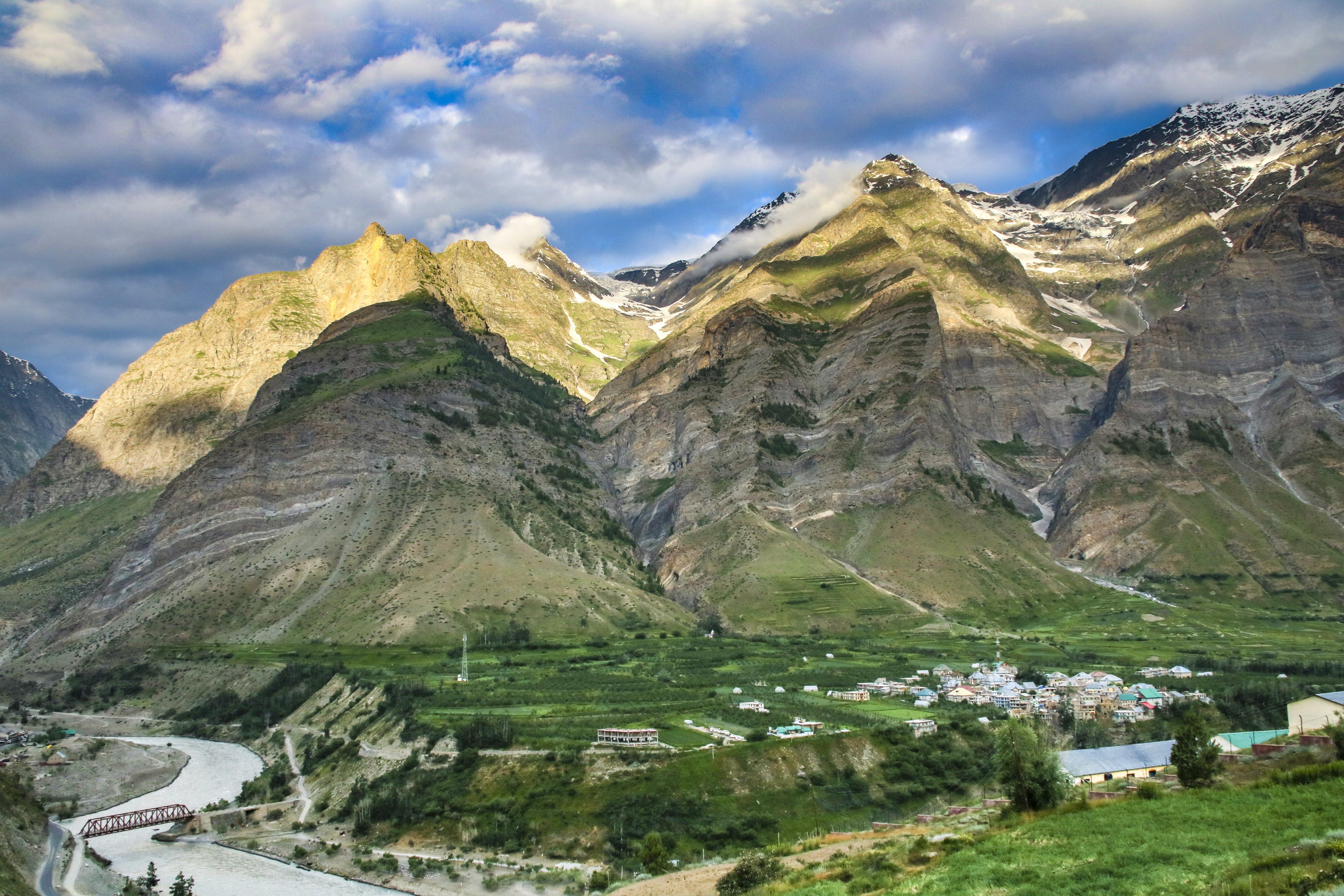EXPLORE THE INDIAN HIMALAYAS